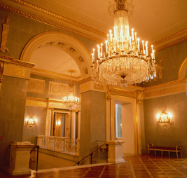 Ionischer_Saal_mit_Treppenaufgang